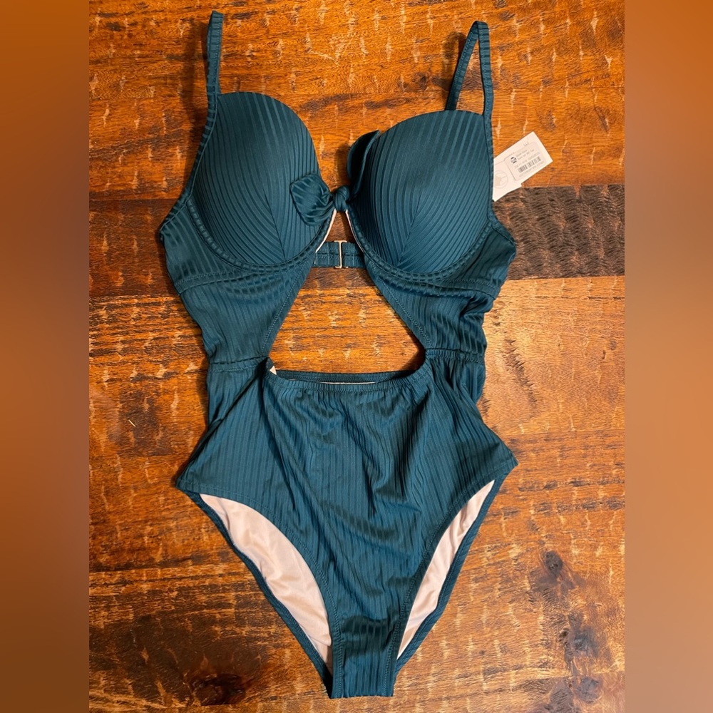 ☀️ NWT Beauty Teal Ribbed One Piece Bathing Suit 38C